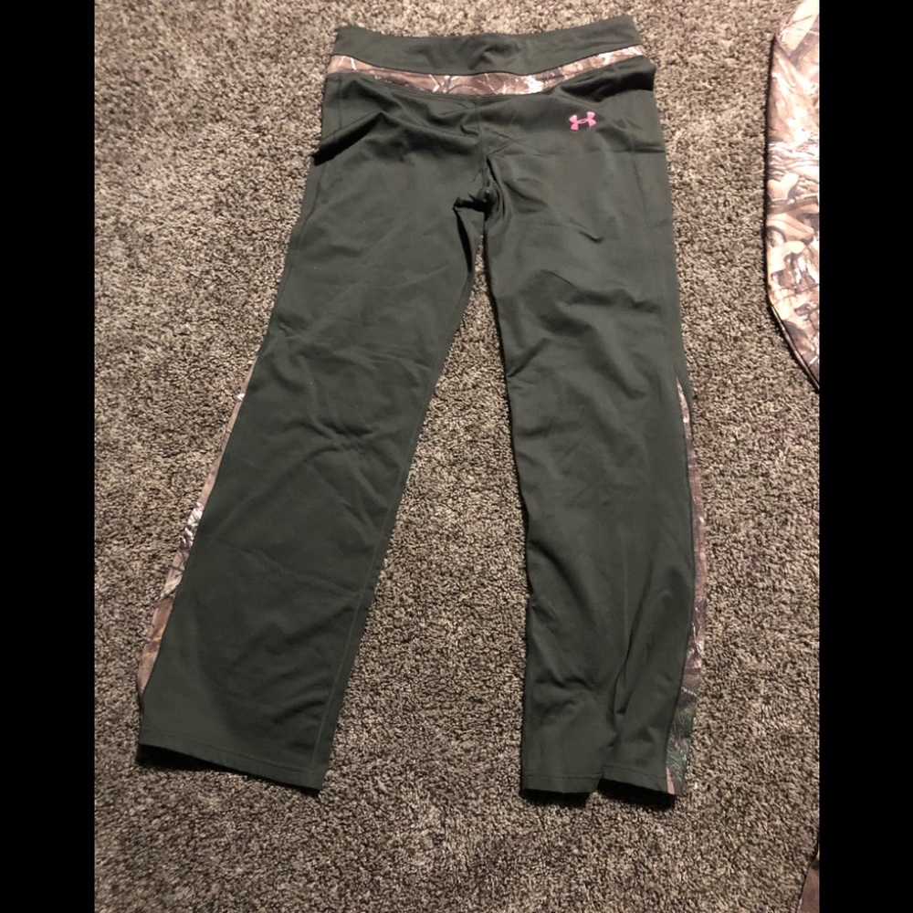 Hunting yoga pants